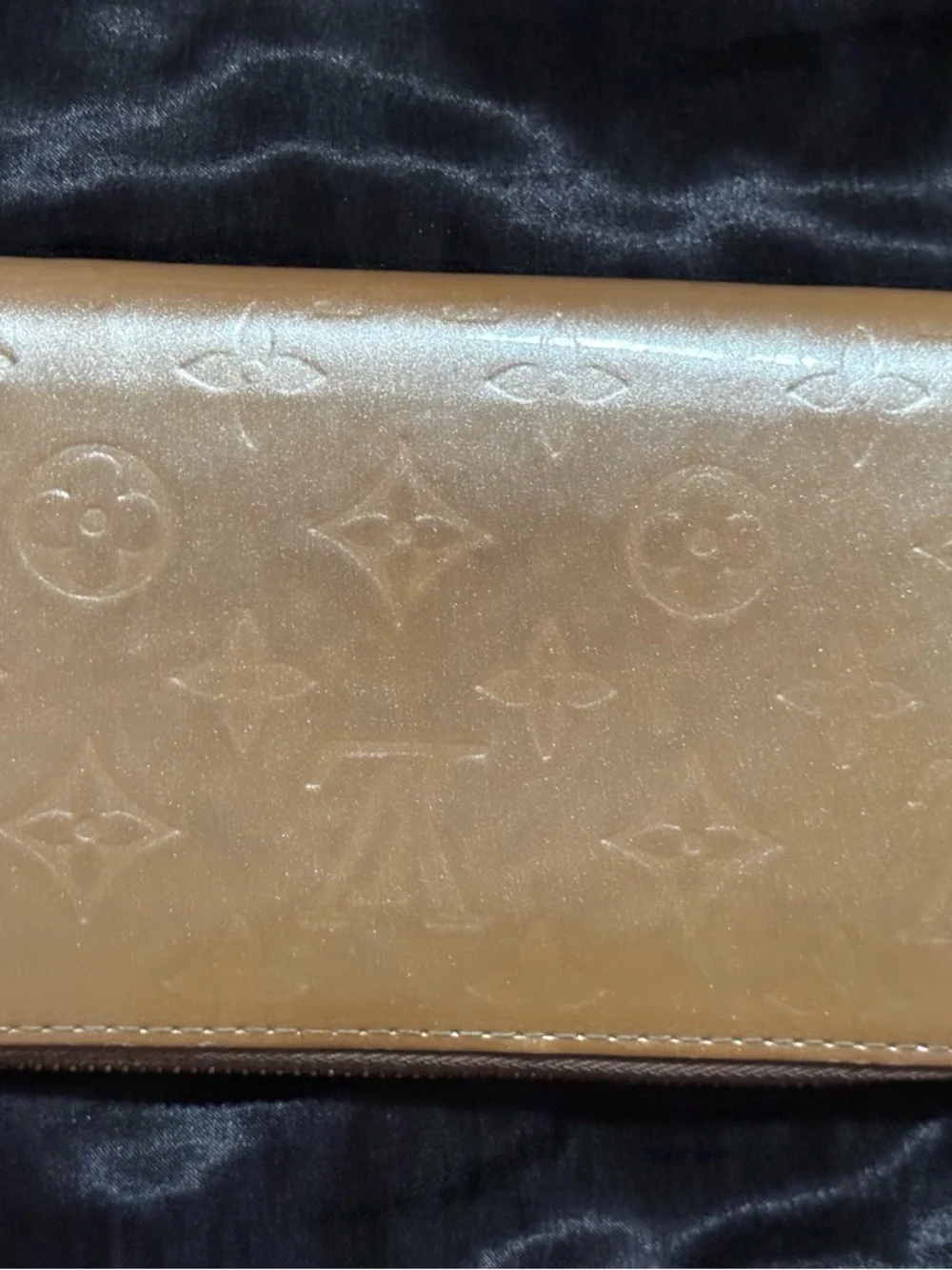 Louis Vuitton Monogram Vernis Zippy Wallet in a bronze/noisette patent leather